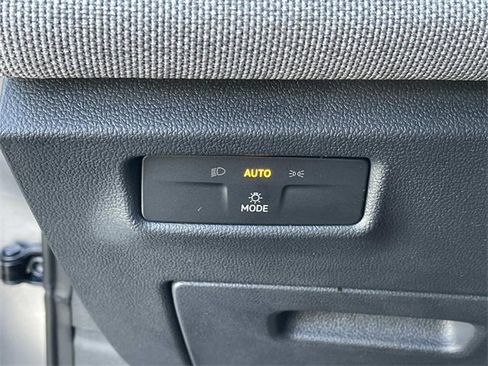 Used 2025 Volkswagen Tiguan S image 17