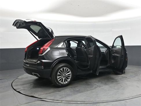Used 2024 Cadillac XT4 Premium Luxury image 47