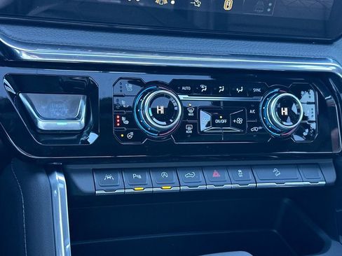 Used 2025 GMC Sierra 1500 Denali image 18