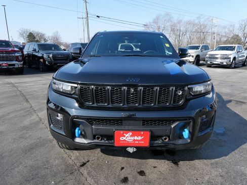 Used 2022 Jeep Grand Cherokee Trailhawk w/ Advanced Protech Group II image 9