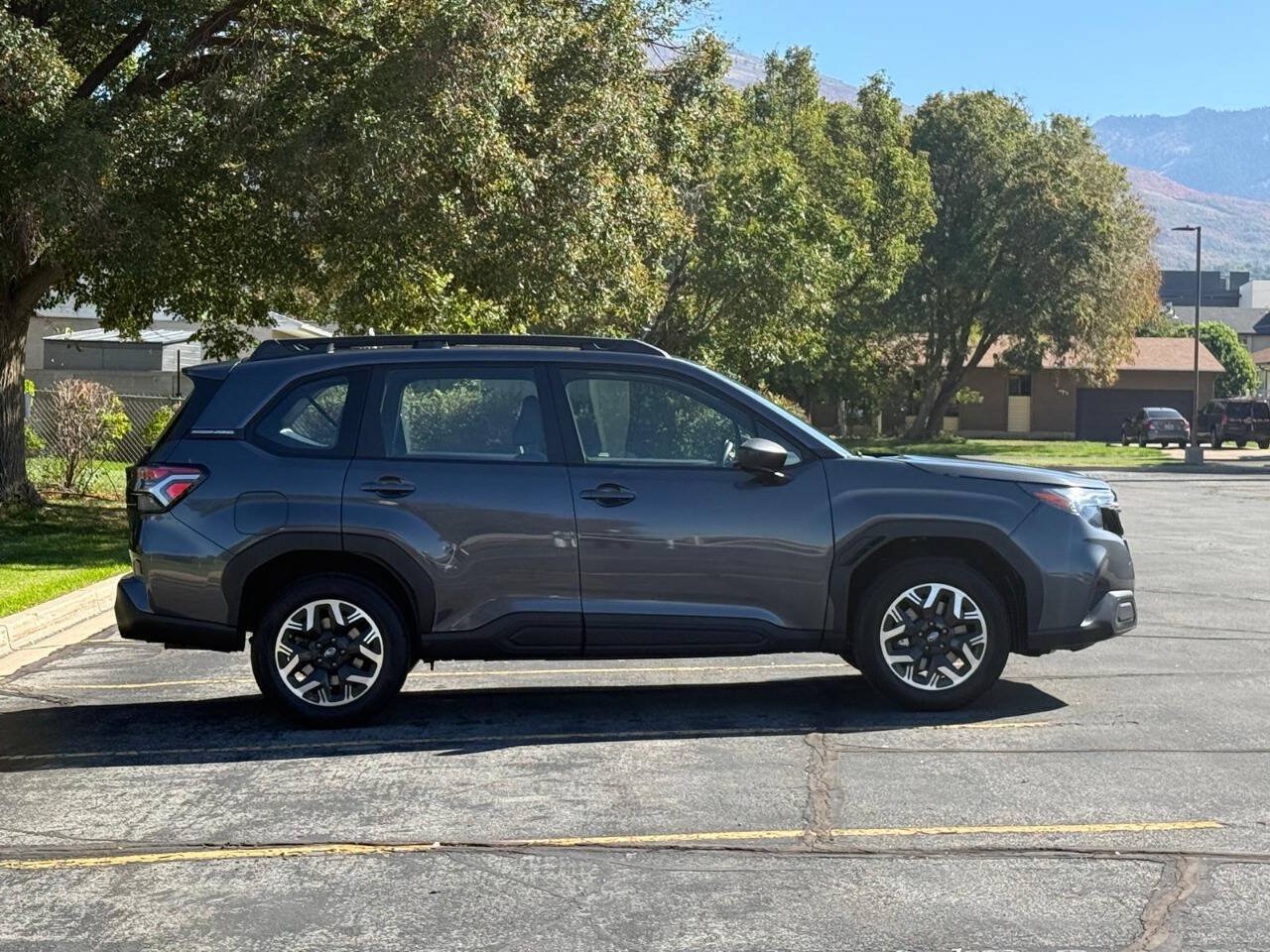 Used 2025 Subaru Forester AWD/4WD image 6