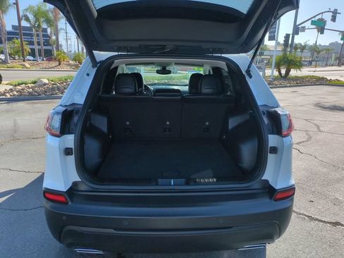 Used 2021 Jeep Cherokee Latitude Lux w/ Comfort/Convenience Group FWD image 31