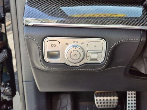 Used 2025 Mercedes-Benz GLS 63 AMG 4MATIC image 38