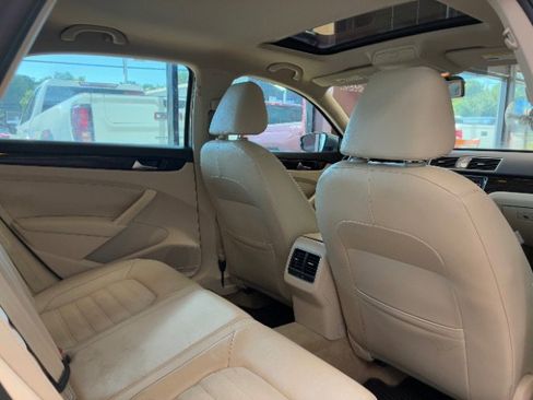 Used 2014 Volkswagen Passat TDI SEL Premium image 33