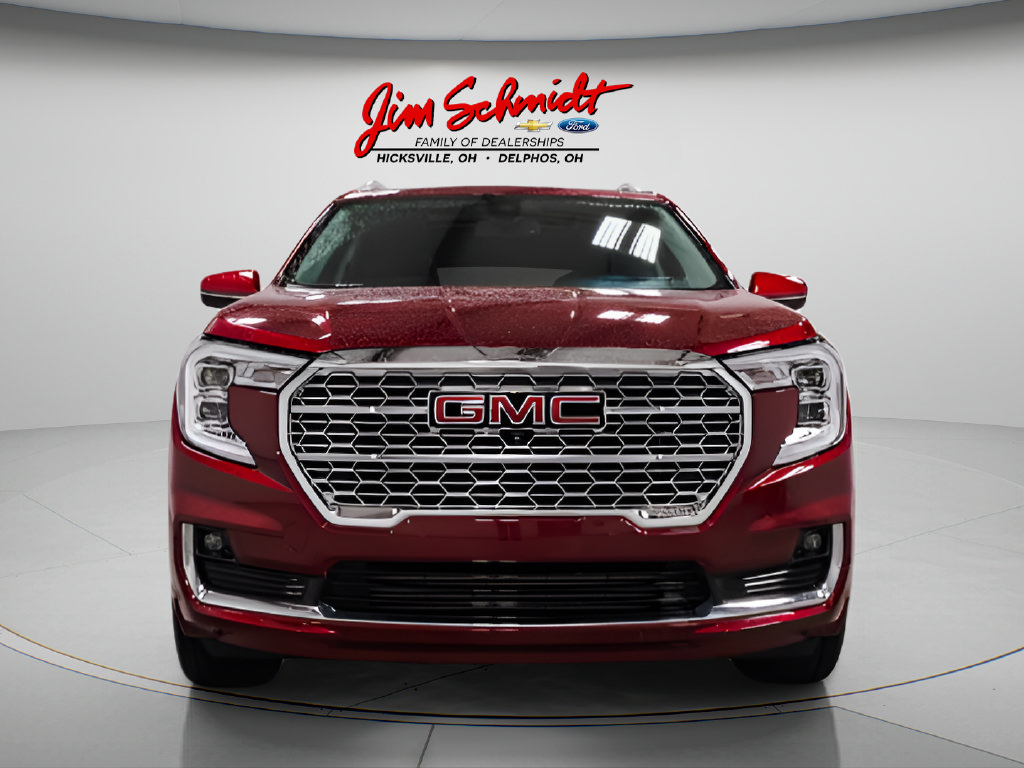Used 2024 GMC Terrain Denali w/ Denali Premium Package AWD/4WD image 1