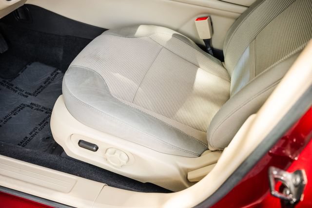 Used 2017 Ford Taurus SEL FWD image 48