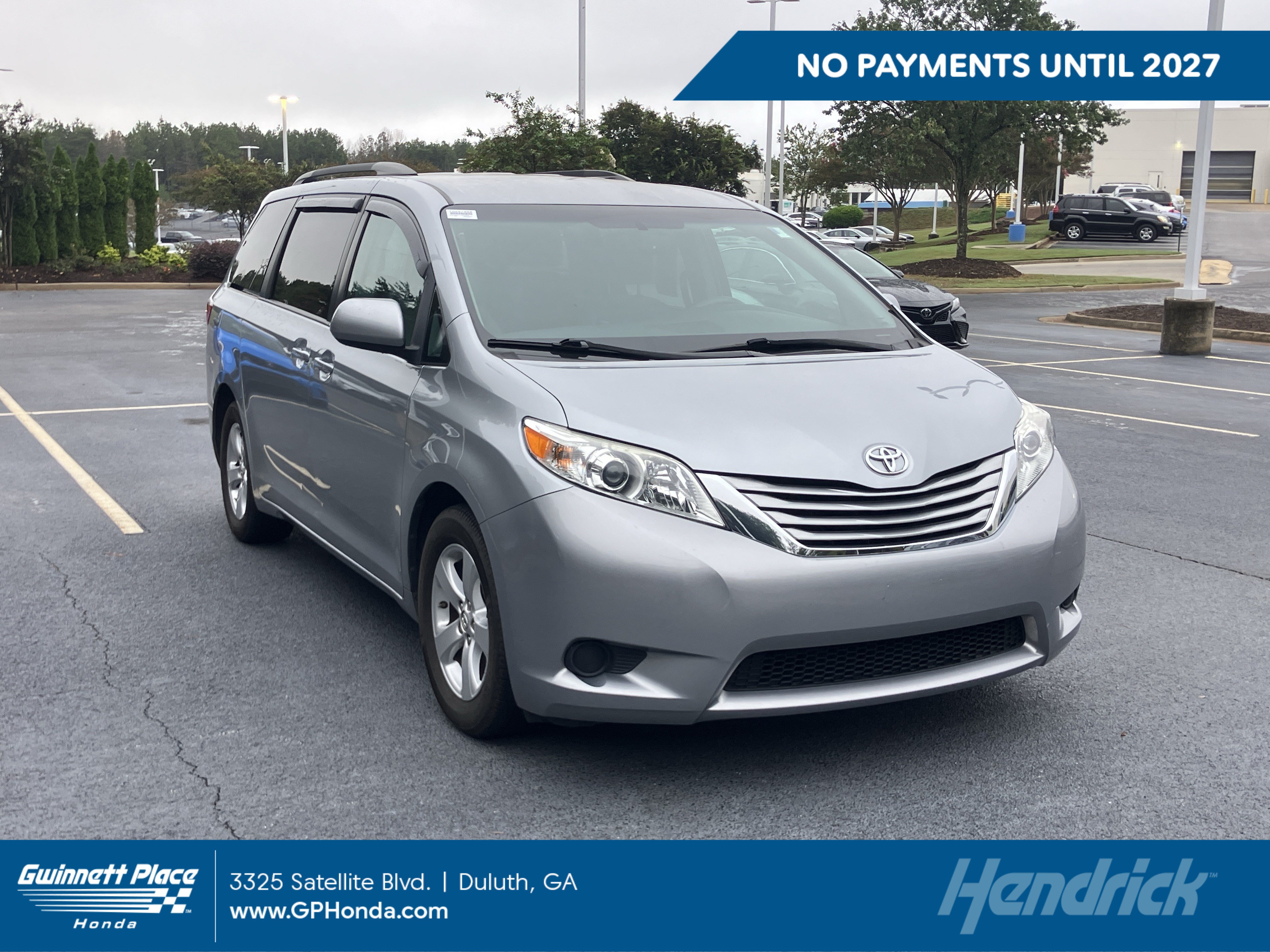 Used 2017 Toyota Sienna LE FWD image 1