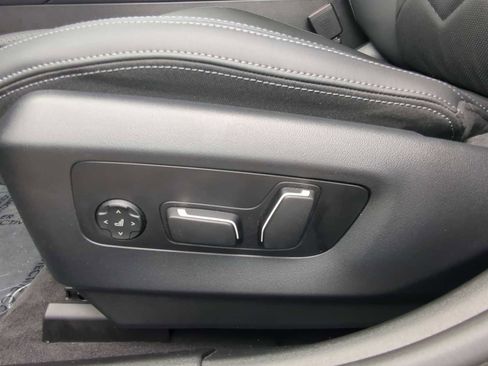 Used 2024 BMW i5 eDrive40i w/ Premium Package image 17