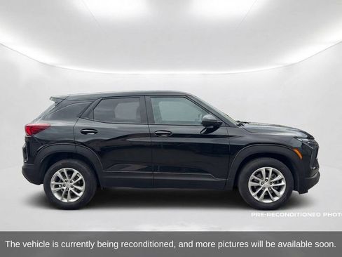 Used 2025 Chevrolet TrailBlazer LS w/ LS Convenience Package FWD image 4