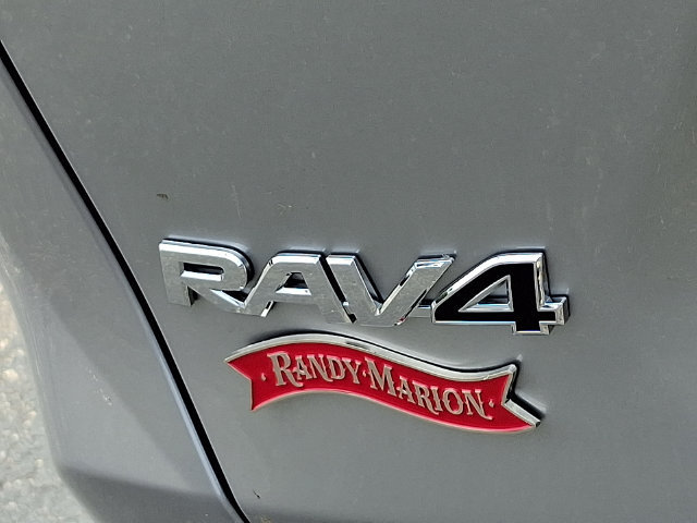Used 2025 Toyota RAV4 XLE AWD/4WD image 31