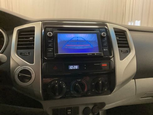 Used 2014 Toyota Tacoma 4x4 Double Cab w/ SR5 Package image 22