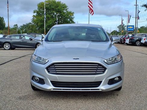 Used 2016 Ford Fusion SE w/ Equipment Group 201A AWD/4WD image 2