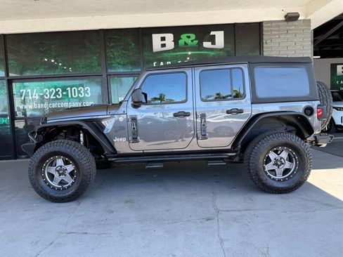 Used 2018 Jeep Wrangler Unlimited Sport S image 4
