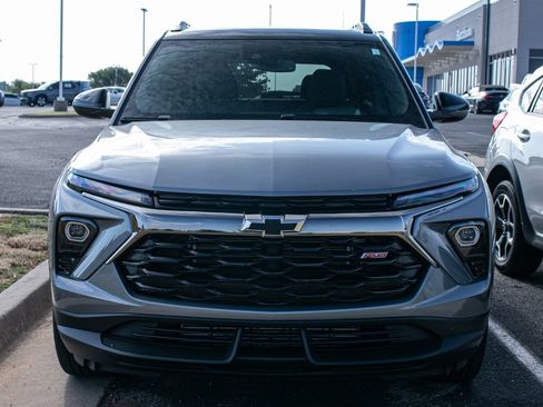 Used 2026 Chevrolet TrailBlazer RS w/ Convenience Package FWD image 2
