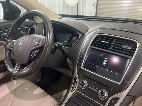 Used 2017 Lincoln MKX Reserve w/ Enhanced Security Package image 23