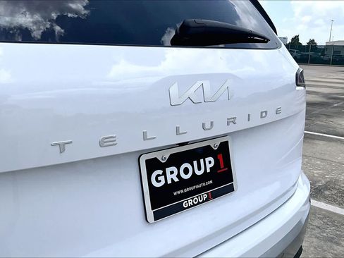 Used 2024 Kia Telluride EX w/ EX Captain's Chair Package FWD image 28