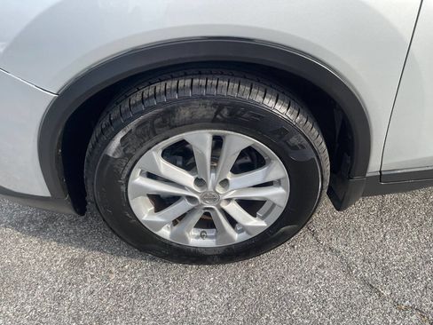 Used 2014 Nissan Rogue SV w/ SV Premium Package image 8