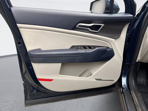 Used 2023 Kia Sportage EX image 9