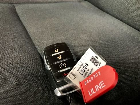 Used 2019 RAM 1500 Big Horn AWD/4WD image 30