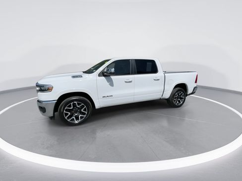 Used 2025 RAM 1500 Laramie AWD/4WD image 9