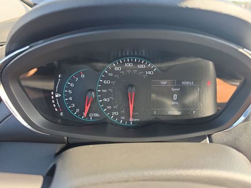 Used 2022 Chevrolet Trax LT w/ Sport Edition AWD/4WD image 17