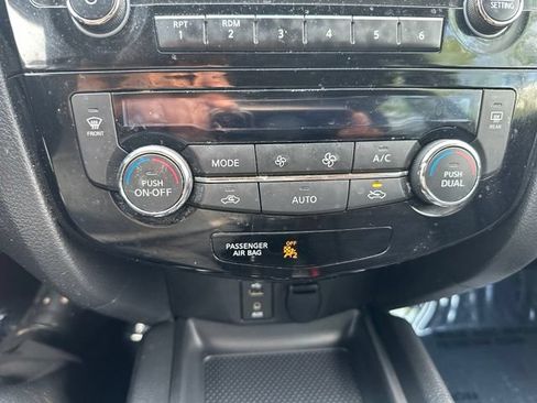 Used 2015 Nissan Rogue SV AWD/4WD image 13