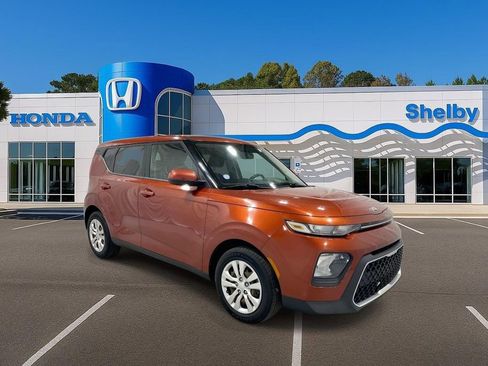 Used 2021 Kia Soul LX FWD image 2