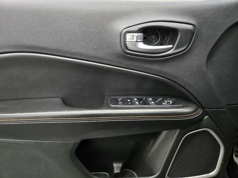 Used 2018 Jeep Compass Sport FWD image 14