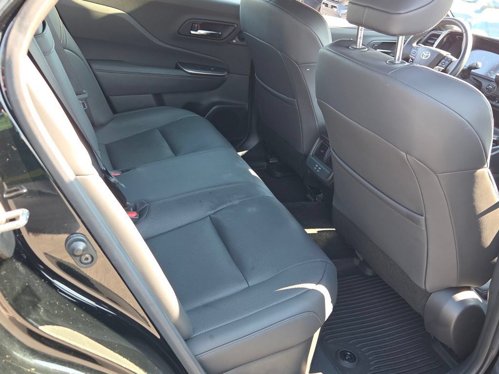 Used 2023 Toyota Crown AWD/4WD image 16