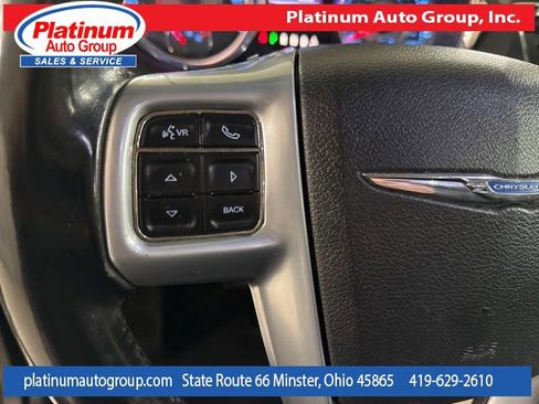 Used 2013 Chrysler Town & Country Touring image 16