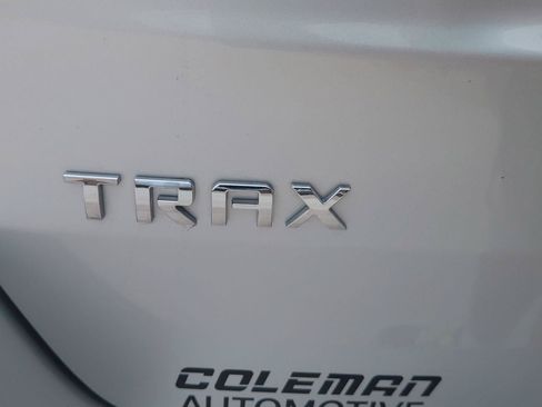 Used 2019 Chevrolet Trax LT w/ LT Convenience Package FWD image 21