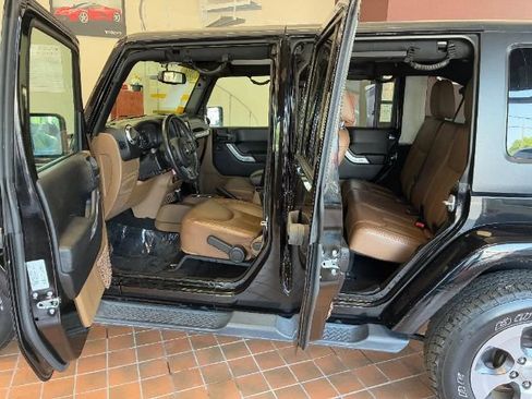 Used 2016 Jeep Wrangler Unlimited Sahara w/ Max Tow Package AWD/4WD image 32