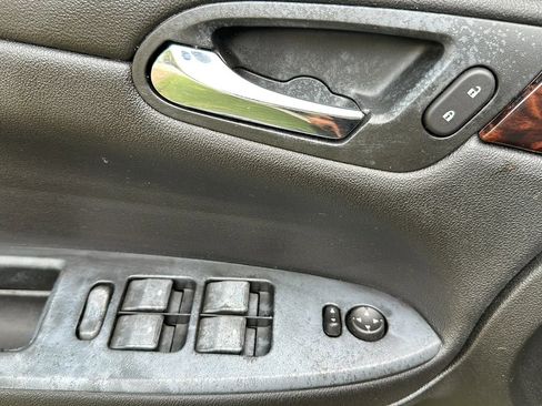 Used 2012 Chevrolet Impala LT FWD image 40