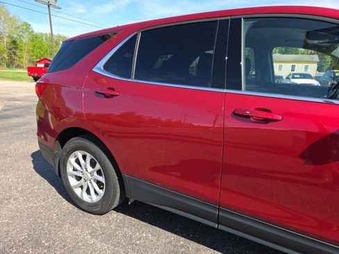 Used 2020 Chevrolet Equinox LT w/ Driver Convenience Package AWD/4WD image 29