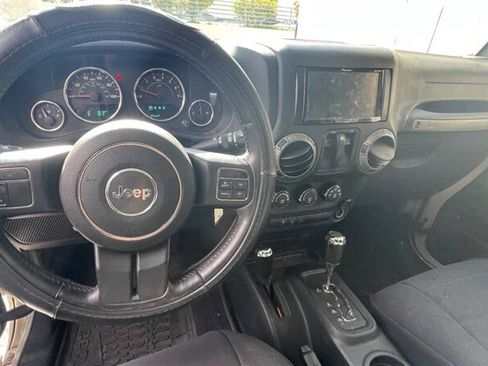 Used 2017 Jeep Wrangler Sport w/ Quick Order Package 24S AWD/4WD image 9