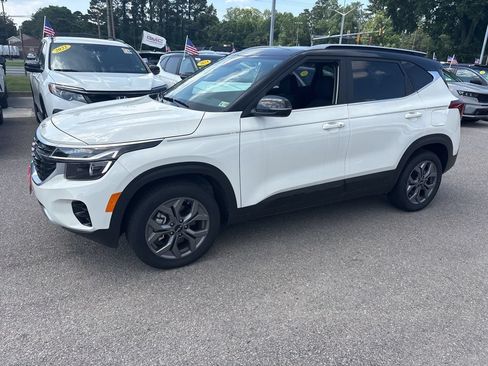 Used 2024 Kia Seltos SX AWD/4WD image 2