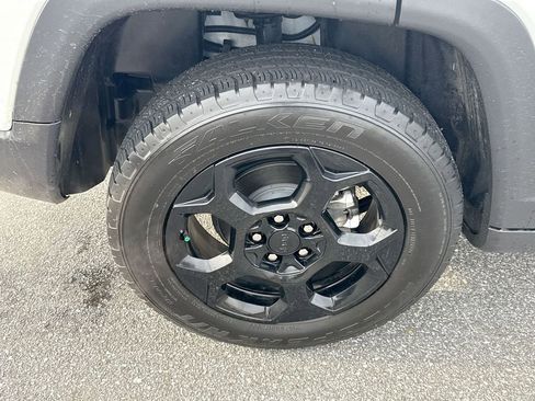 Used 2023 Jeep Compass Trailhawk w/ Trailhawk Elite Group image 19