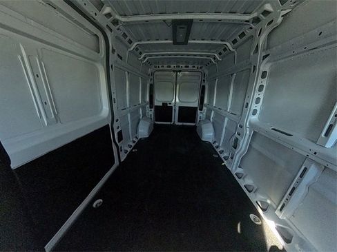Used 2025 RAM ProMaster 2500 w/ Convenience Group image 34