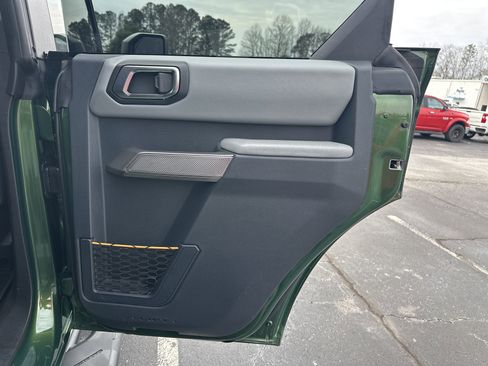 Used 2023 Ford Bronco Badlands image 17