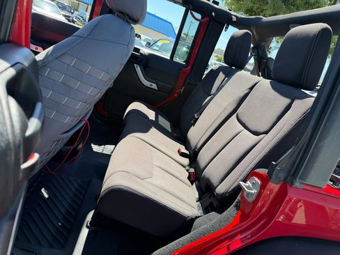 Used 2014 Jeep Wrangler Unlimited Rubicon w/ Connectivity Group AWD/4WD image 12