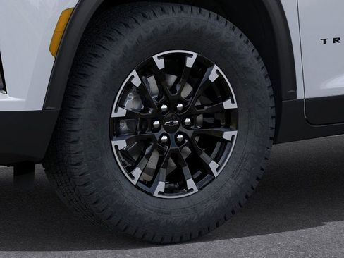 New 2026 Chevrolet Traverse Z71 w/ Driver Confidence Package image 9