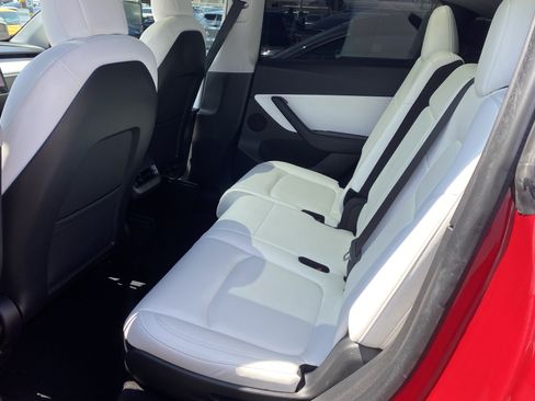 Used 2021 Tesla Model Y Long Range AWD/4WD image 15