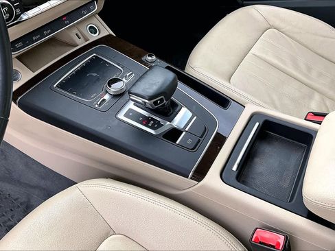 Used 2018 Audi Q5 Premium Plus image 17