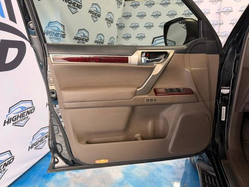 Used 2016 Lexus GX 460 w/ Premium Package image 11