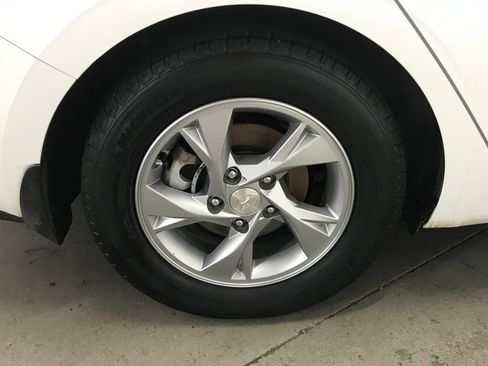 Used 2023 Hyundai Elantra SE image 46