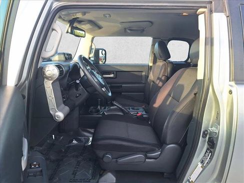 Used 2012 Toyota FJ Cruiser image 10