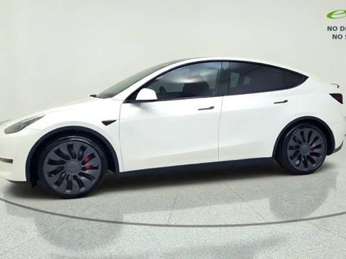Used 2023 Tesla Model Y Performance AWD/4WD image 4