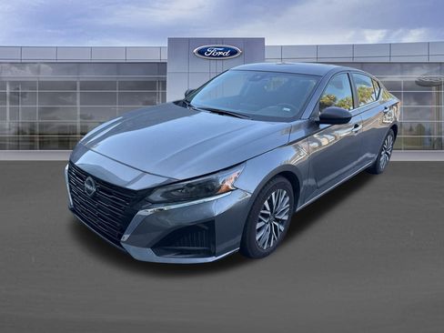 Used 2024 Nissan Altima 2.5 SV image 8