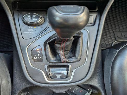 Used 2019 Jeep Cherokee Trailhawk w/ Comfort/Convenience Group image 36