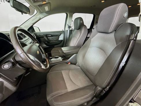 Used 2015 Chevrolet Traverse LT w/ Style and Technology Package FWD image 20